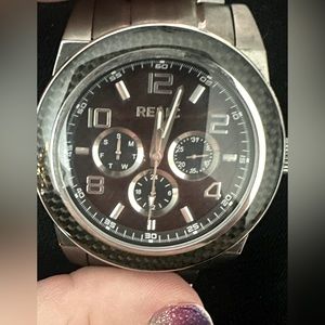 Sleek, Elegant Relic Men’s Stainless Steel Water Resistant Watch